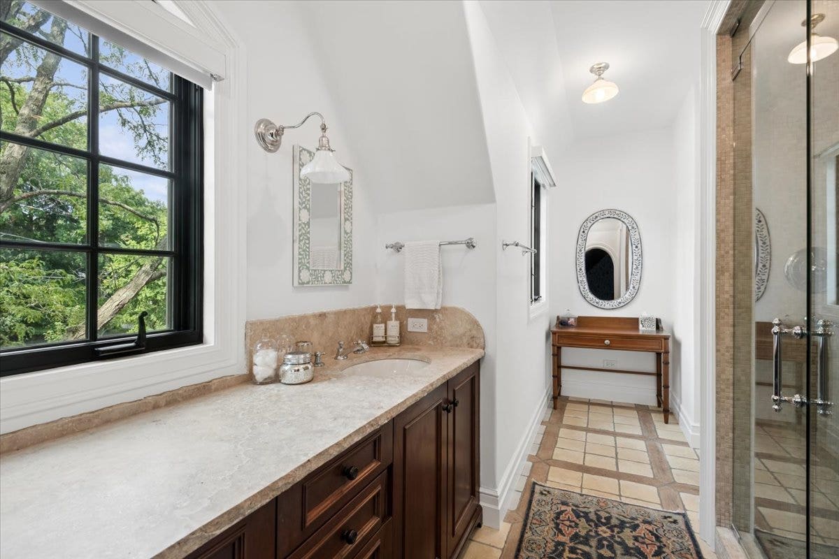 86 Prospect Avenue, Highland Park, IL 60035 86 Prospect Avenue, Highland Park, IL 60035