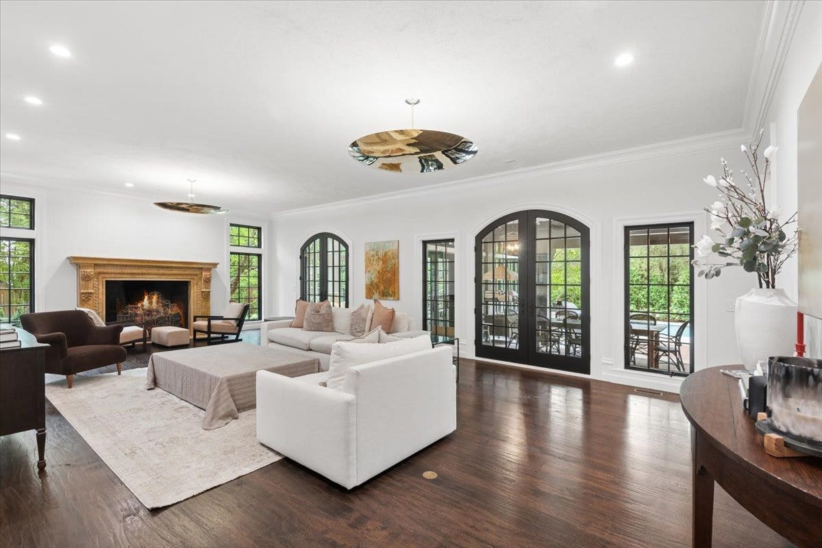86 Prospect Avenue, Highland Park, IL 60035 86 Prospect Avenue, Highland Park, IL 60035