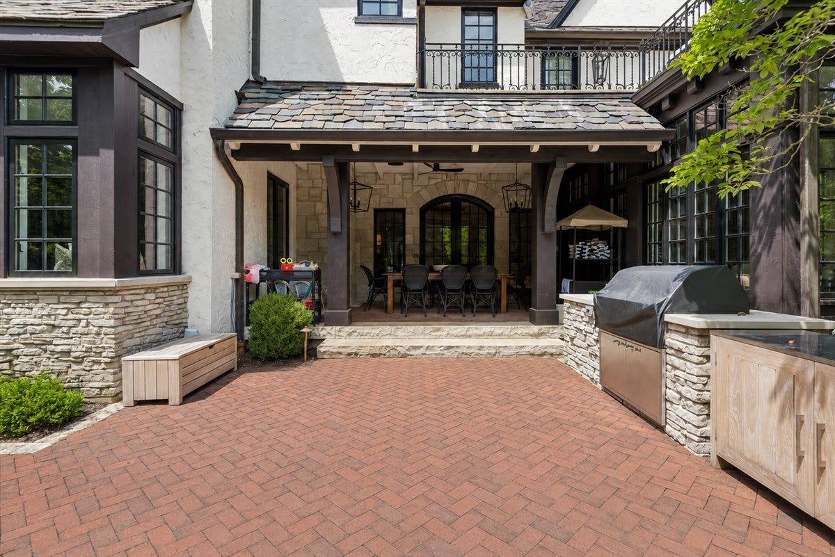86 Prospect Avenue, Highland Park, IL 60035 86 Prospect Avenue, Highland Park, IL 60035