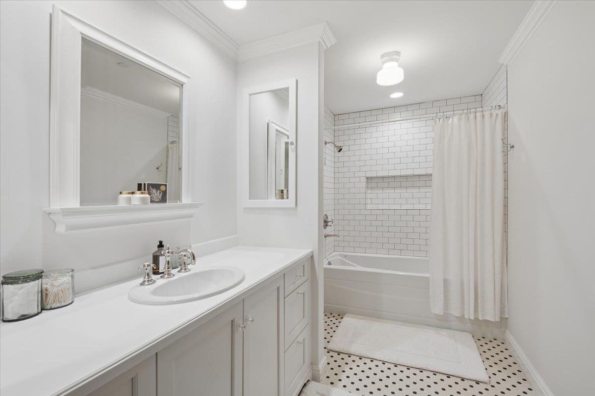 86 Prospect Avenue, Highland Park, IL 60035 86 Prospect Avenue, Highland Park, IL 60035