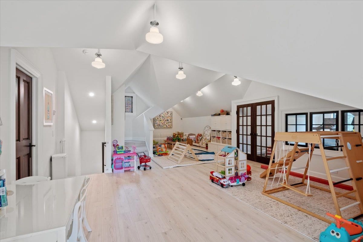 86 Prospect Avenue, Highland Park, IL 60035 3rd Floor Playroom/Recreation Room.