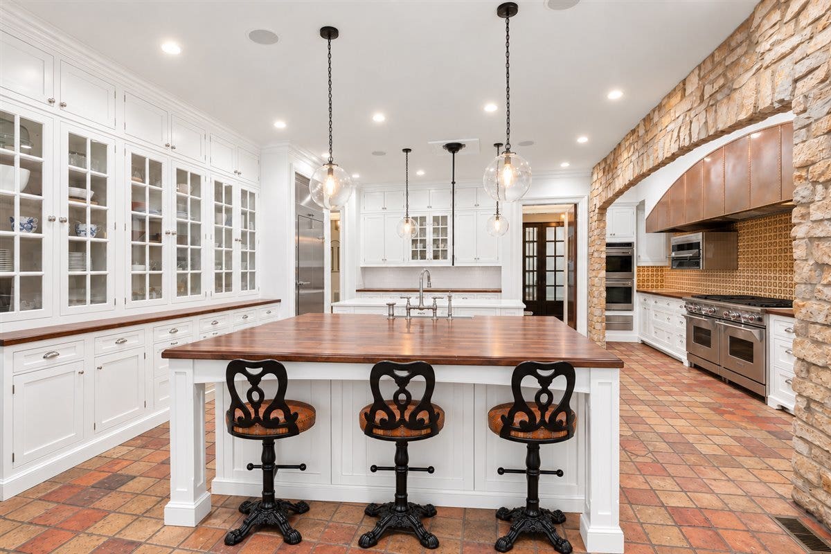 86 Prospect Avenue, Highland Park, IL 60035 86 Prospect Avenue, Highland Park, IL 60035