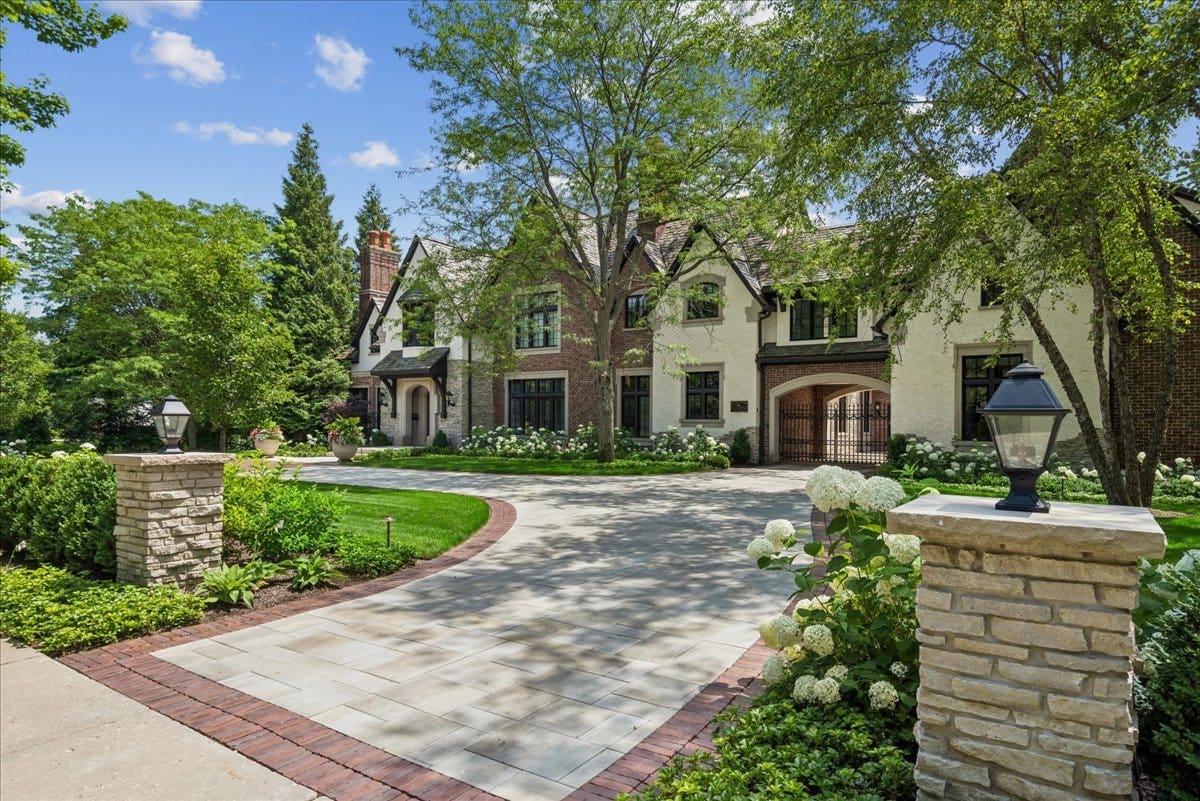 86 Prospect Avenue, Highland Park, IL 60035 86 Prospect Avenue, Highland Park, IL 60035