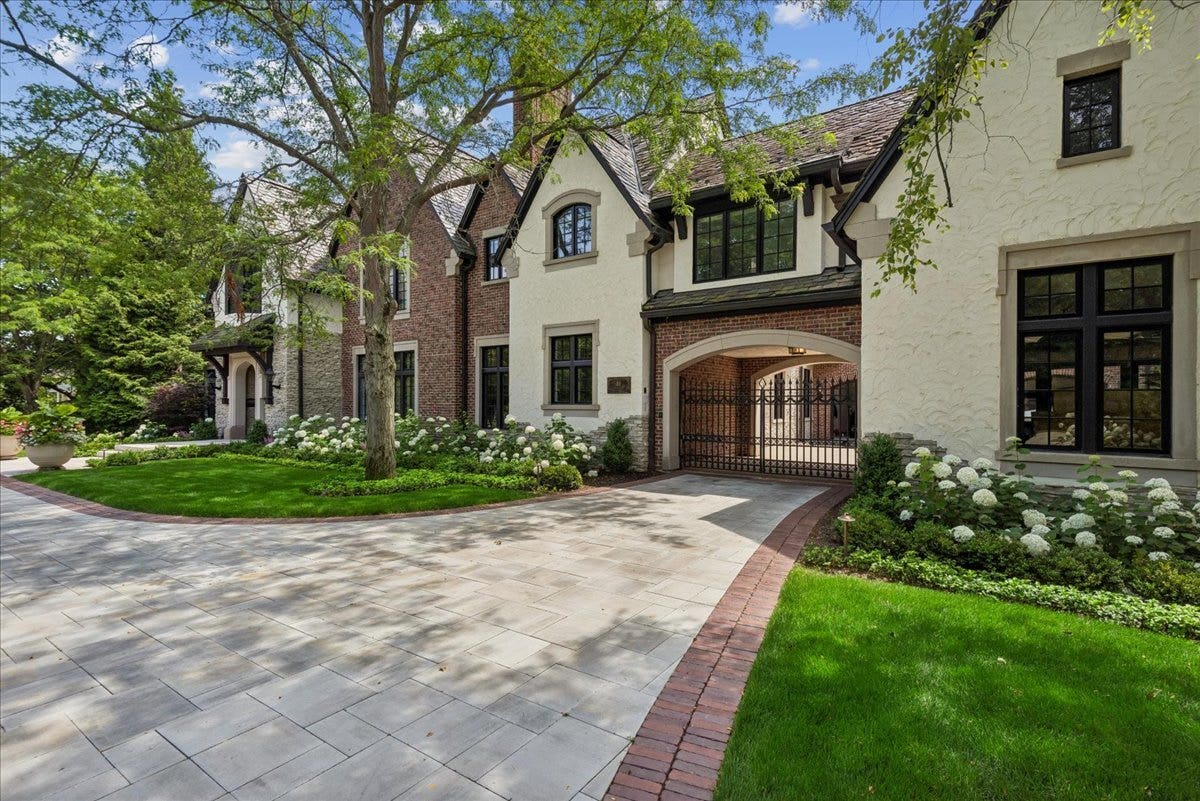 86 Prospect Avenue, Highland Park, IL 60035 86 Prospect Avenue, Highland Park, IL 60035