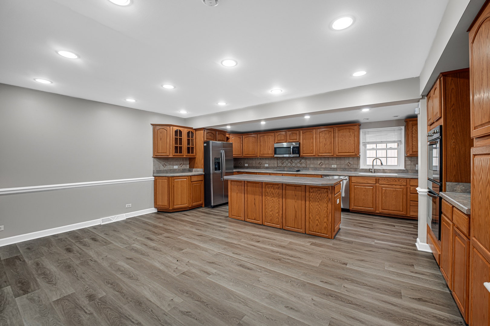 16230 76th Avenue, Tinley Park, IL 60477 16230 76th Avenue, Tinley Park, IL 60477