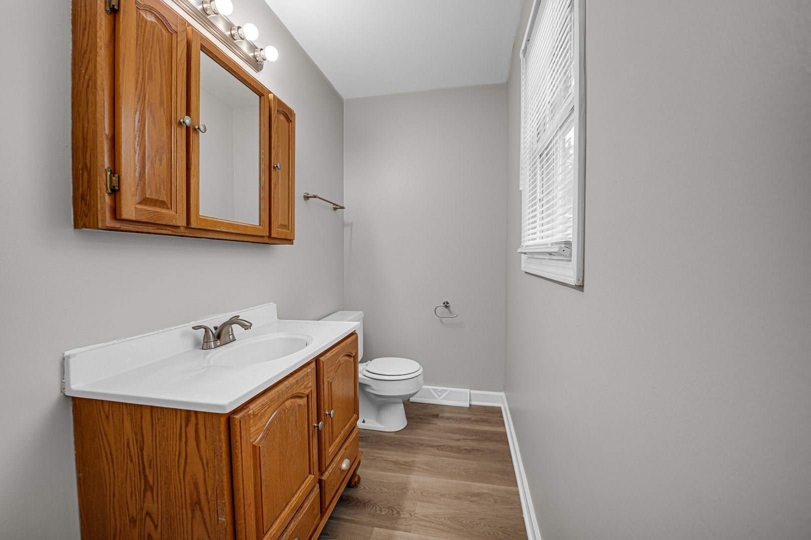 16230 76th Avenue, Tinley Park, IL 60477 16230 76th Avenue, Tinley Park, IL 60477