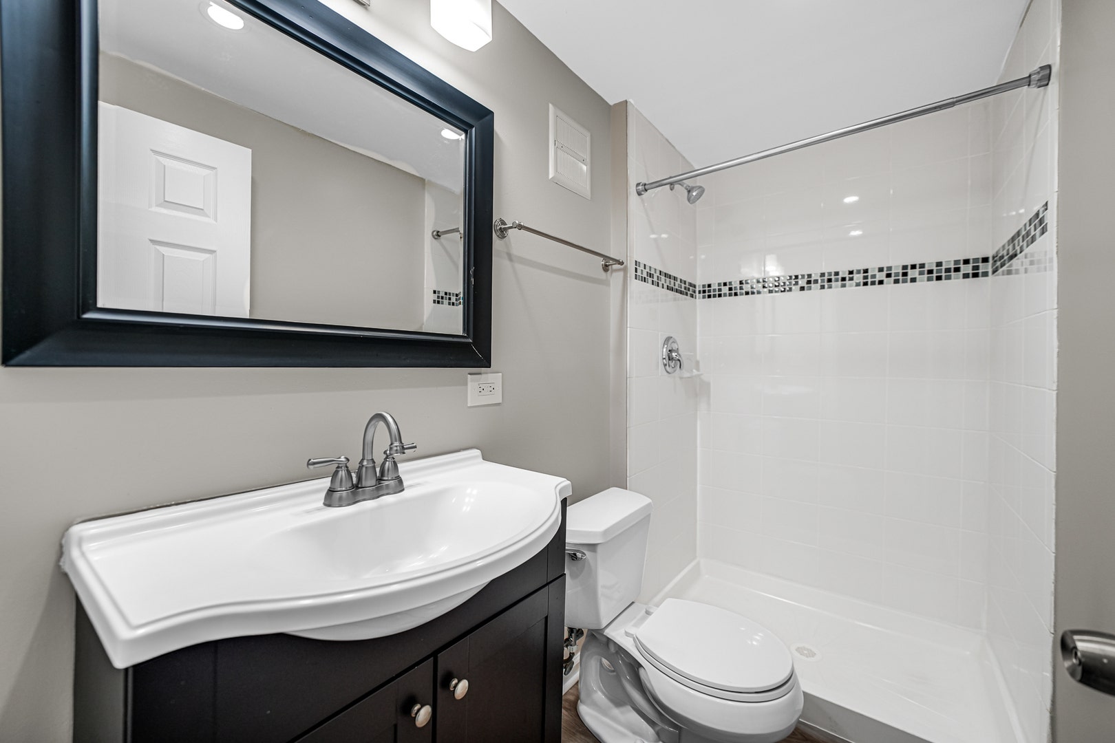 16230 76th Avenue, Tinley Park, IL 60477 16230 76th Avenue, Tinley Park, IL 60477