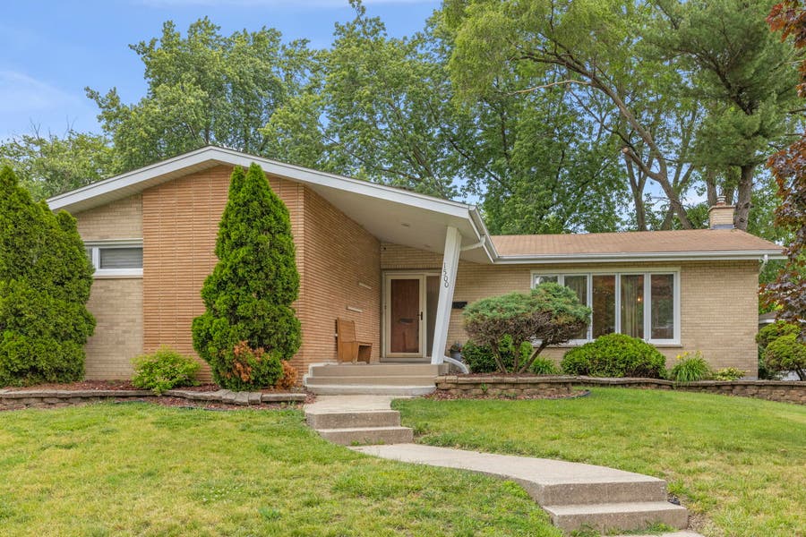Property photo for 1500 Carson Drive, Homewood, IL
