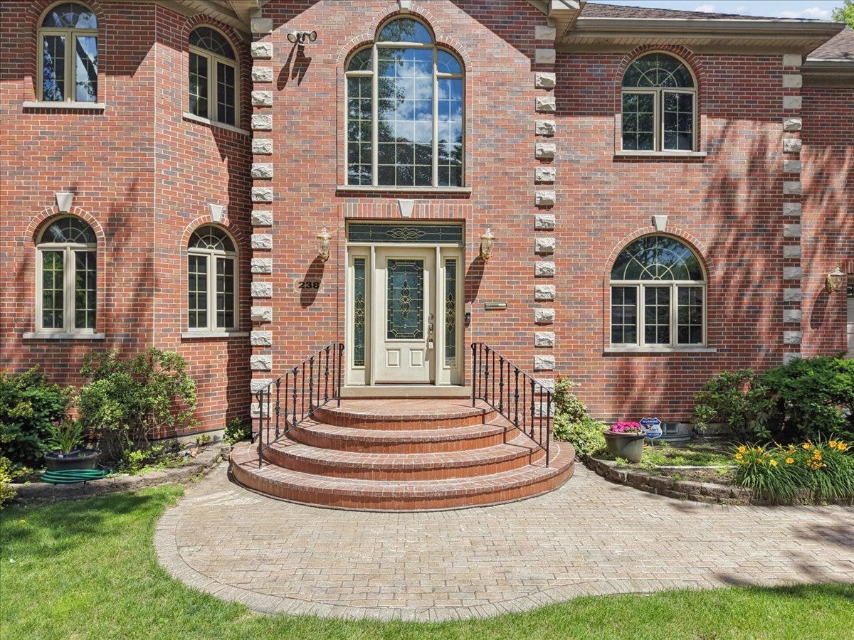 238 Westmoreland Drive, Wilmette, IL 60091 238 Westmoreland Drive, Wilmette, IL 60091