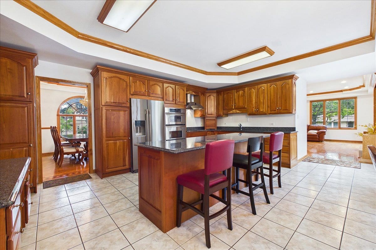 238 Westmoreland Drive, Wilmette, IL 60091 238 Westmoreland Drive, Wilmette, IL 60091