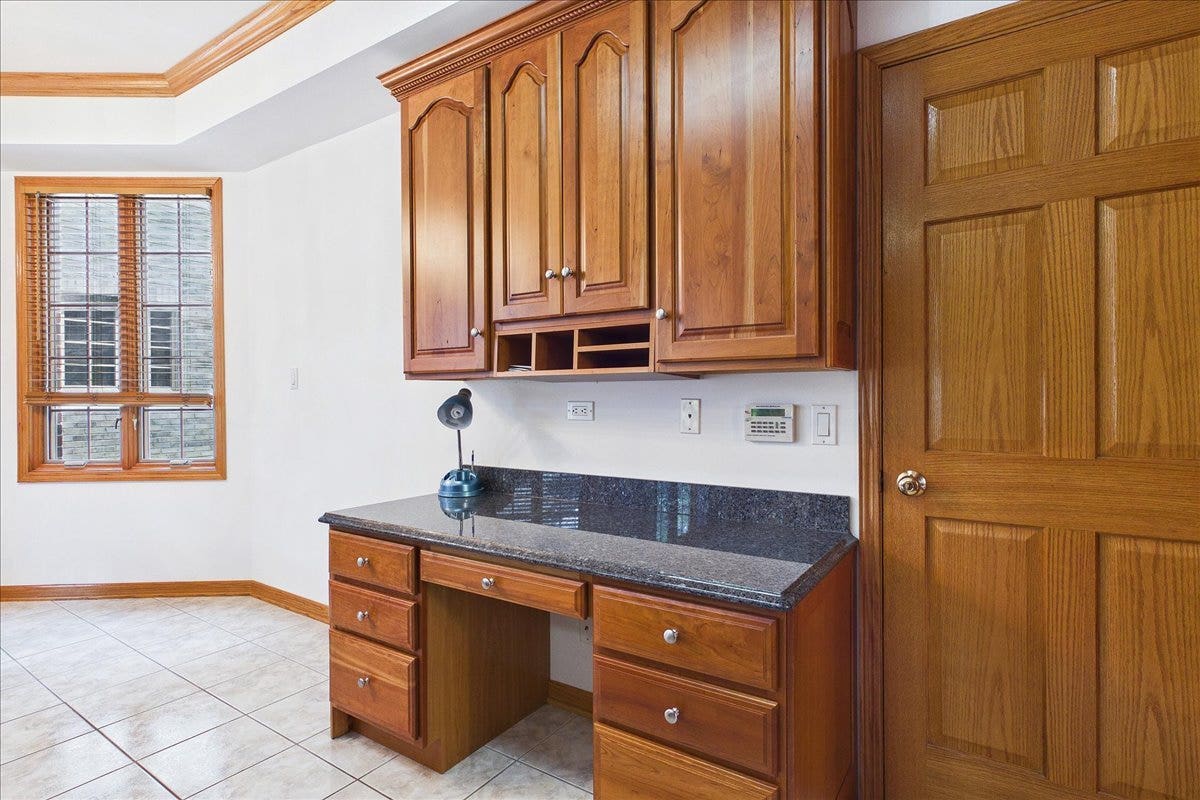 238 Westmoreland Drive, Wilmette, IL 60091 238 Westmoreland Drive, Wilmette, IL 60091