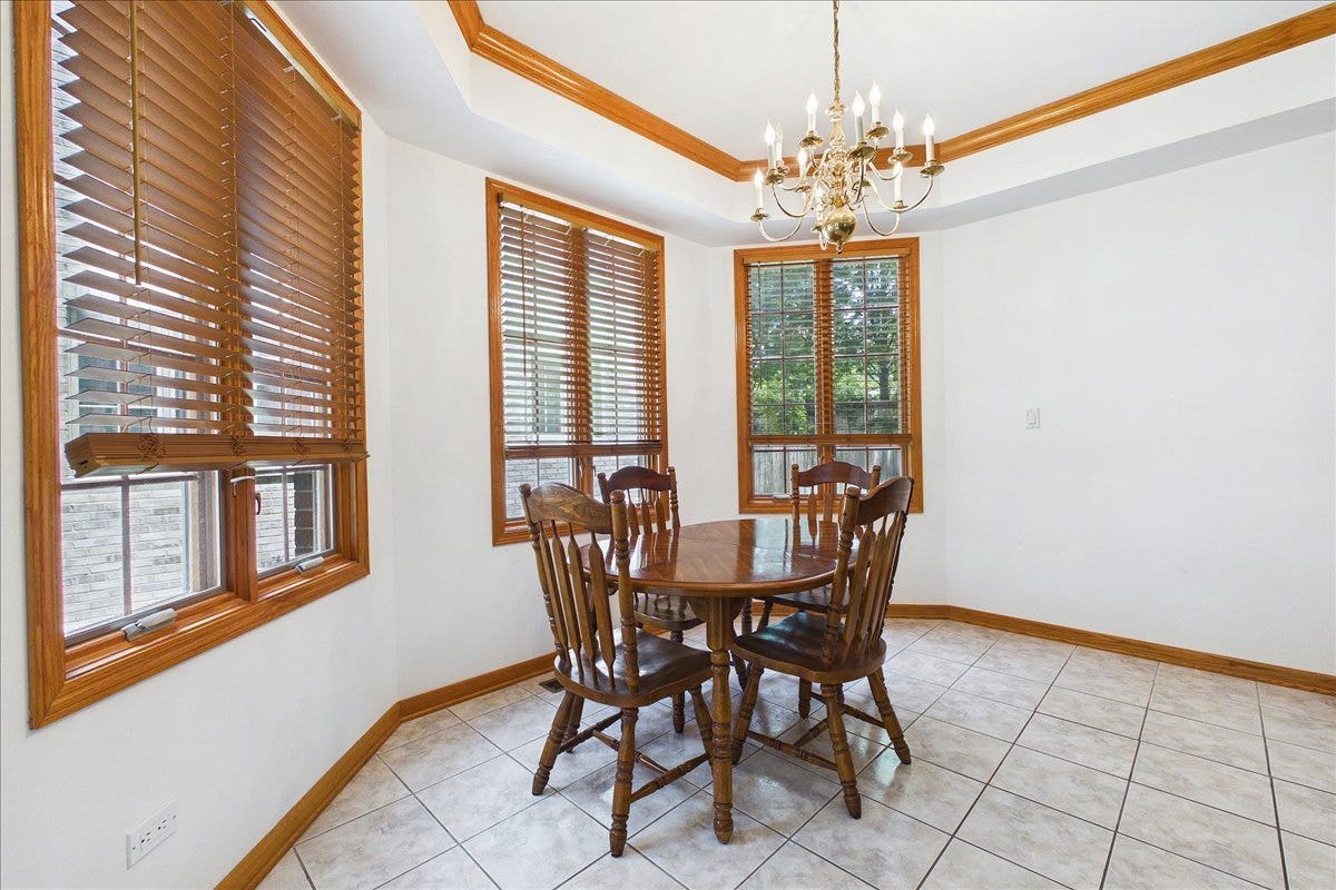 238 Westmoreland Drive, Wilmette, IL 60091 238 Westmoreland Drive, Wilmette, IL 60091