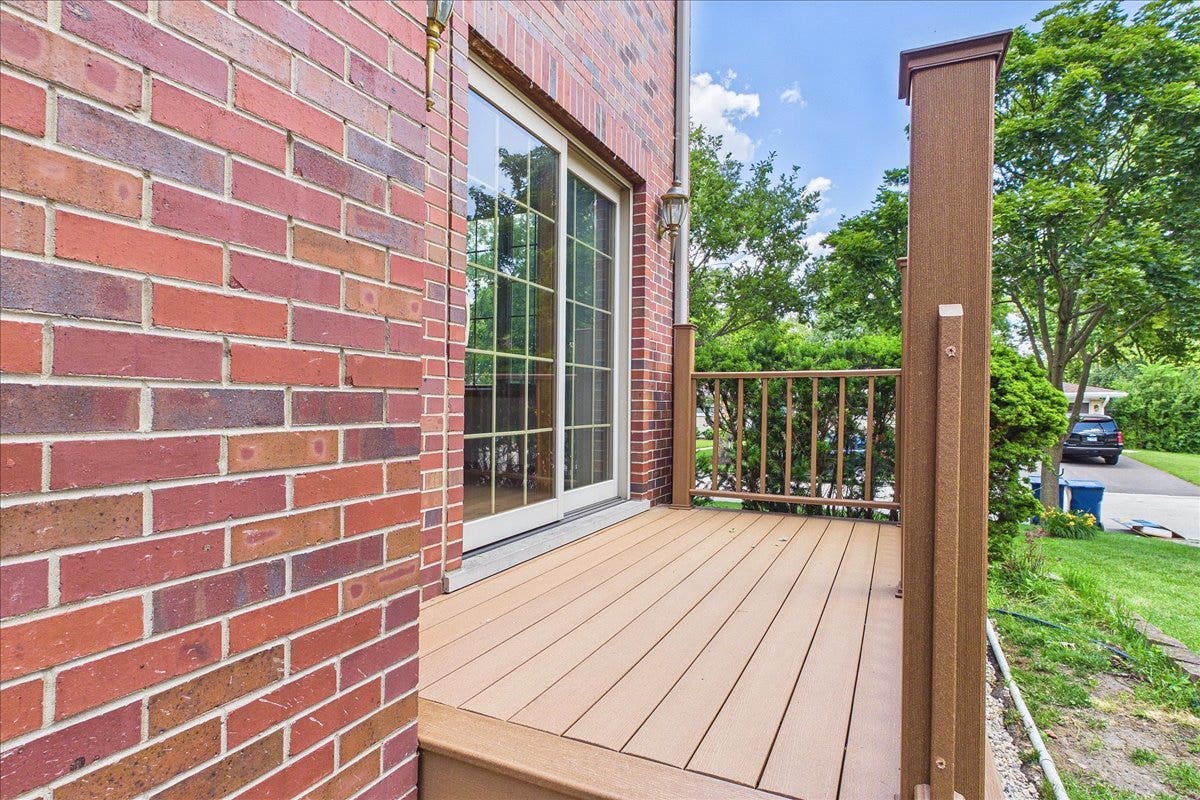 238 Westmoreland Drive, Wilmette, IL 60091 238 Westmoreland Drive, Wilmette, IL 60091