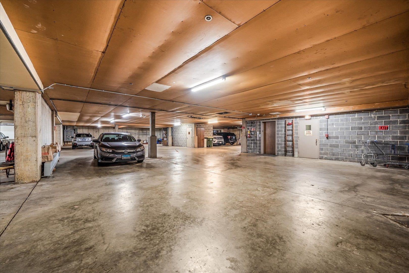 1730 W Galena Boulevard, #304E, Aurora, IL 60506 Indoor garage