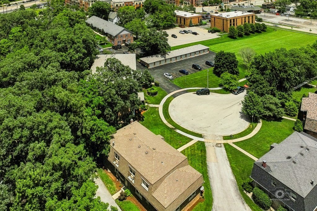 9761 Ravinia Lane, Orland Park, IL 60462