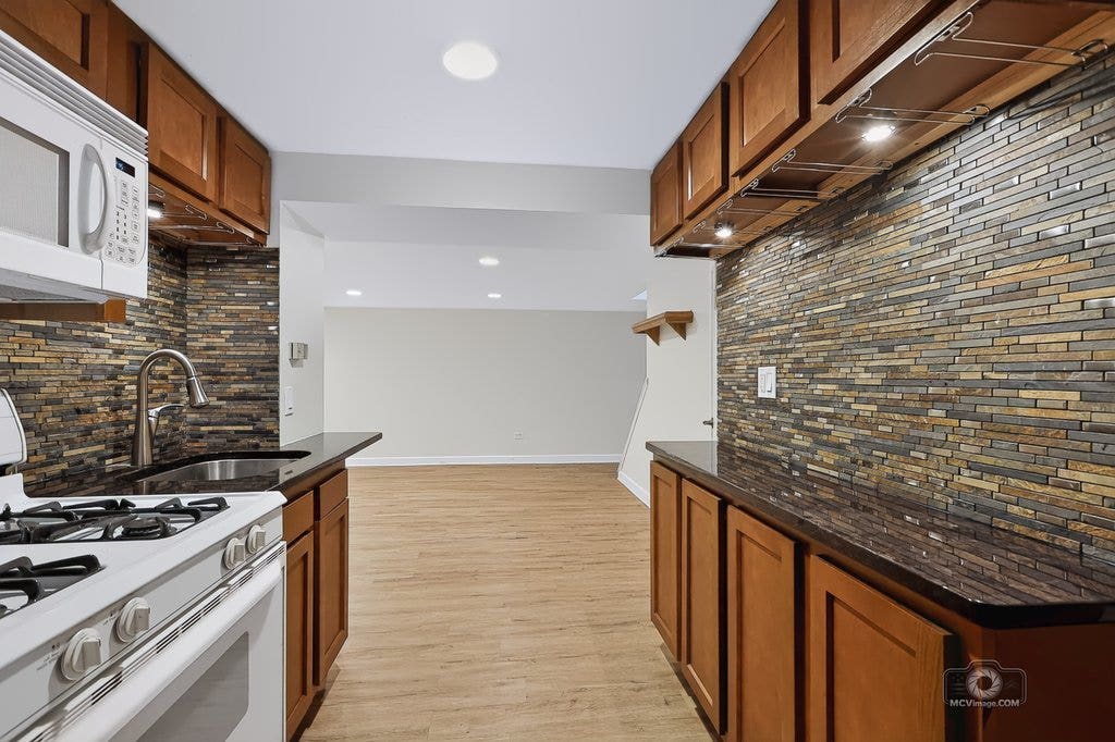 9761 Ravinia Lane, Orland Park, IL 60462