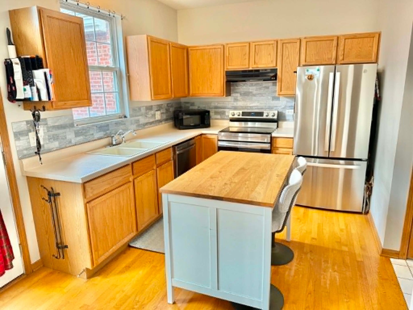 18614 W Point Drive, Tinley Park, IL 60477 18614 W Point Drive, Tinley Park, IL 60477