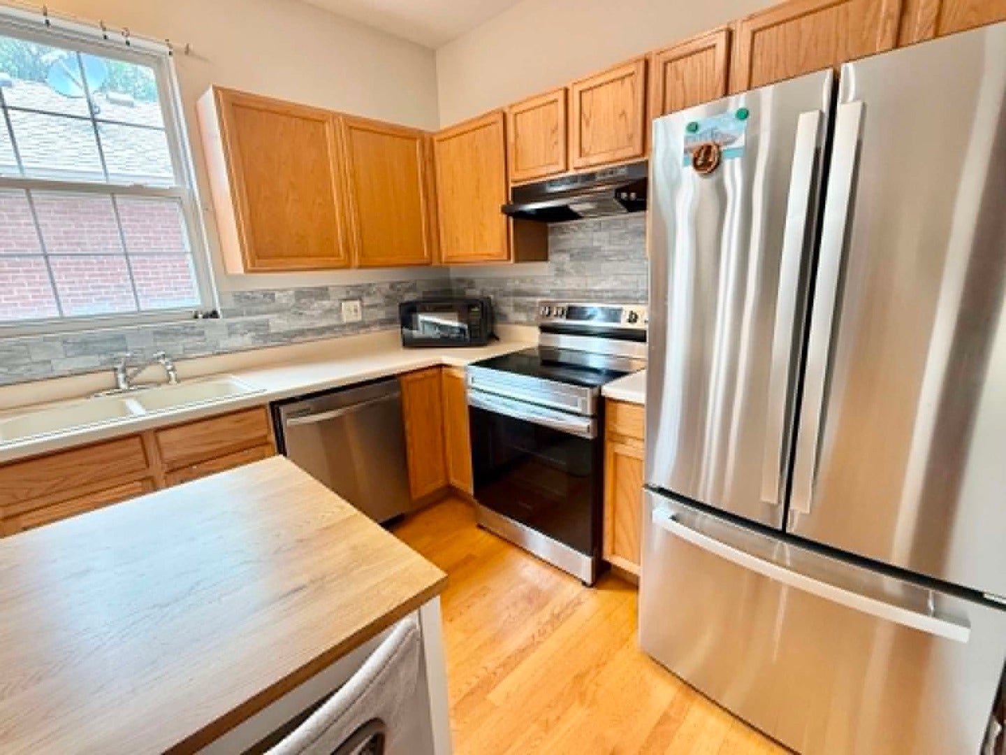 18614 W Point Drive, Tinley Park, IL 60477 18614 W Point Drive, Tinley Park, IL 60477