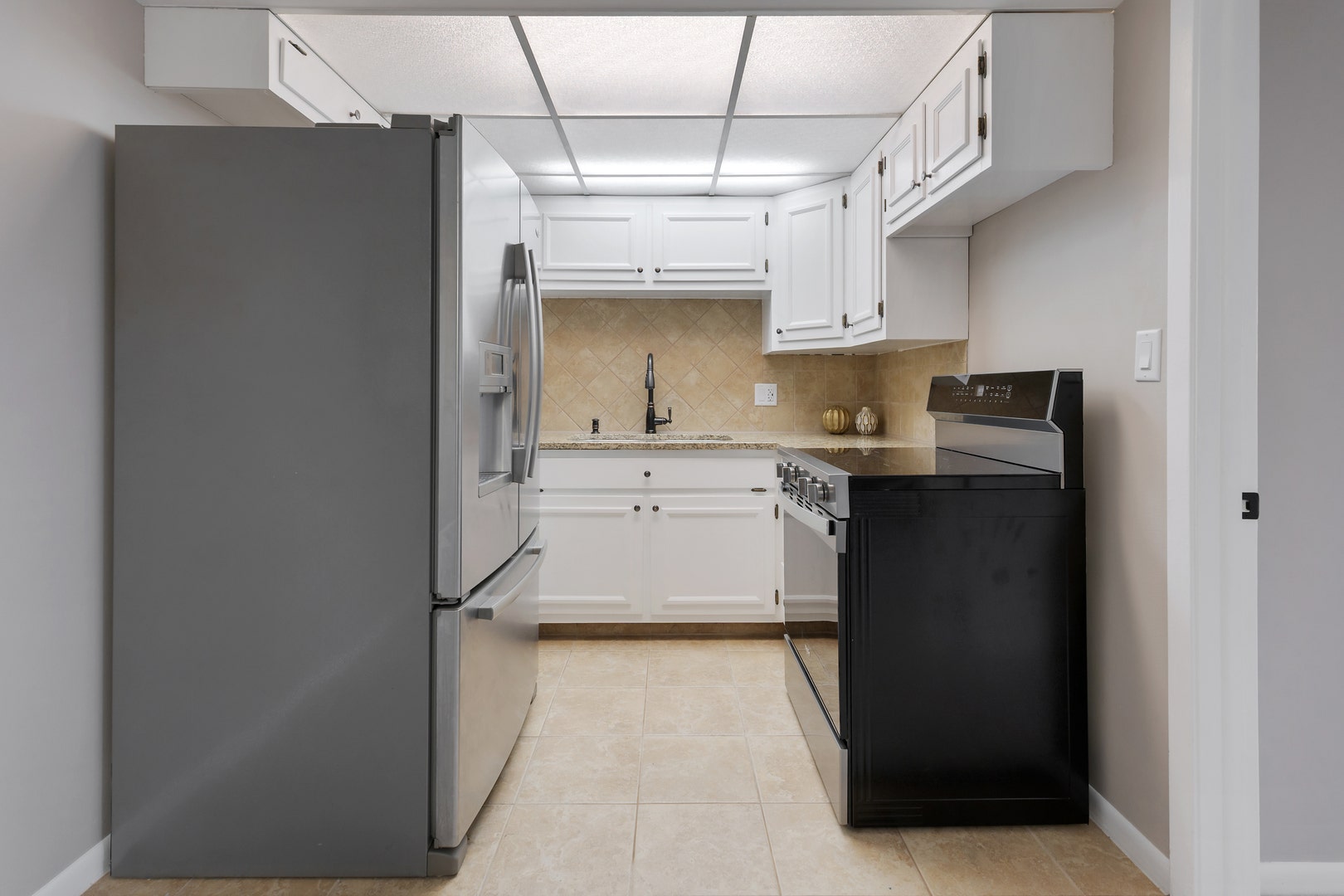 2900 Maple Avenue, #17E, Downers Grove, IL 60515