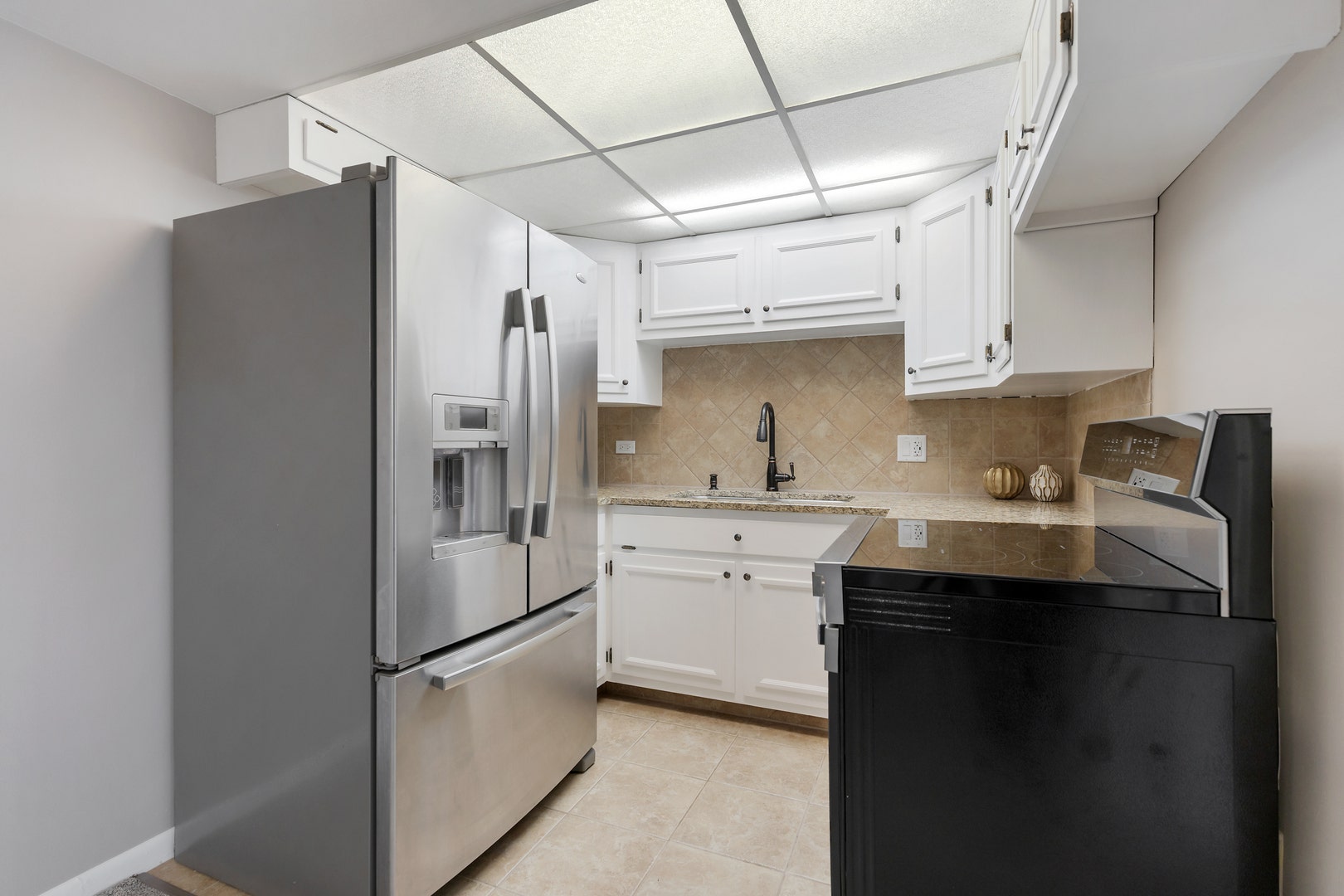 2900 Maple Avenue, #17E, Downers Grove, IL 60515