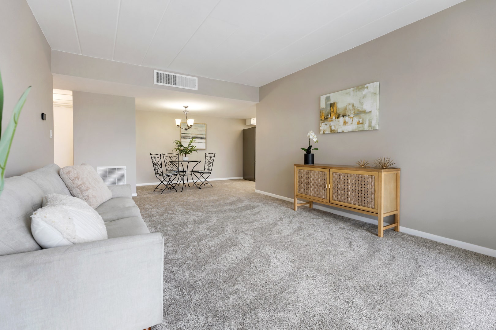 2900 Maple Avenue, #17E, Downers Grove, IL 60515