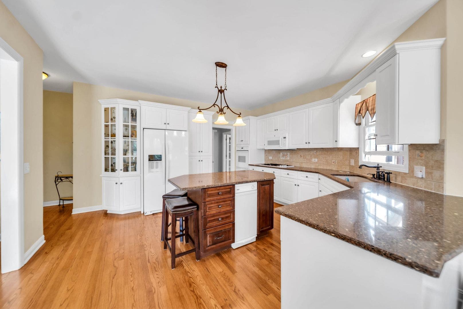 1233 Eagle Crest Drive, Lemont, IL 60439 1233 Eagle Crest Drive, Lemont, IL 60439