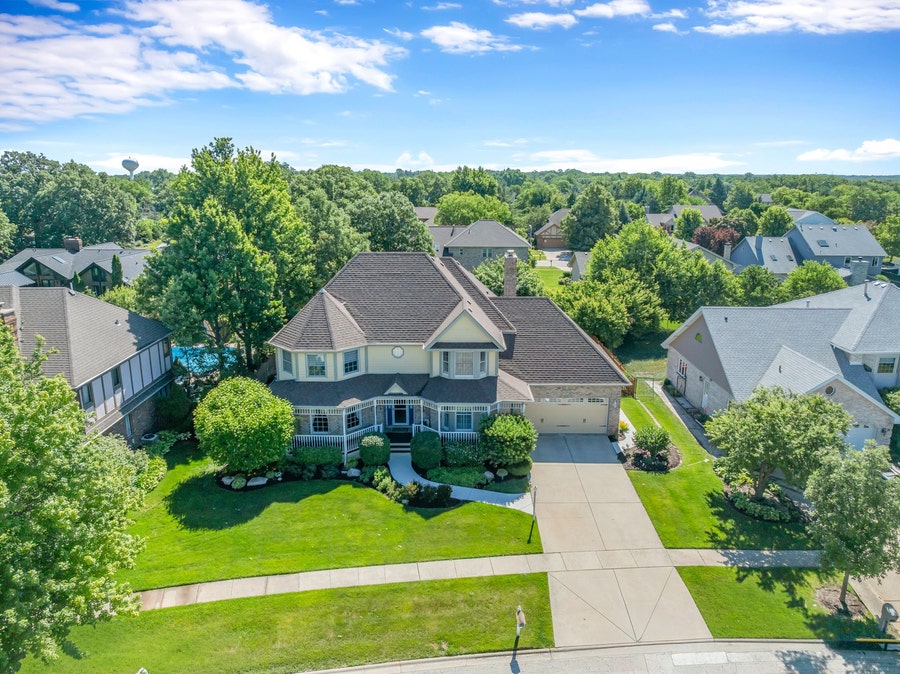 Property photo for 1233 Eagle Crest Drive, Lemont, IL