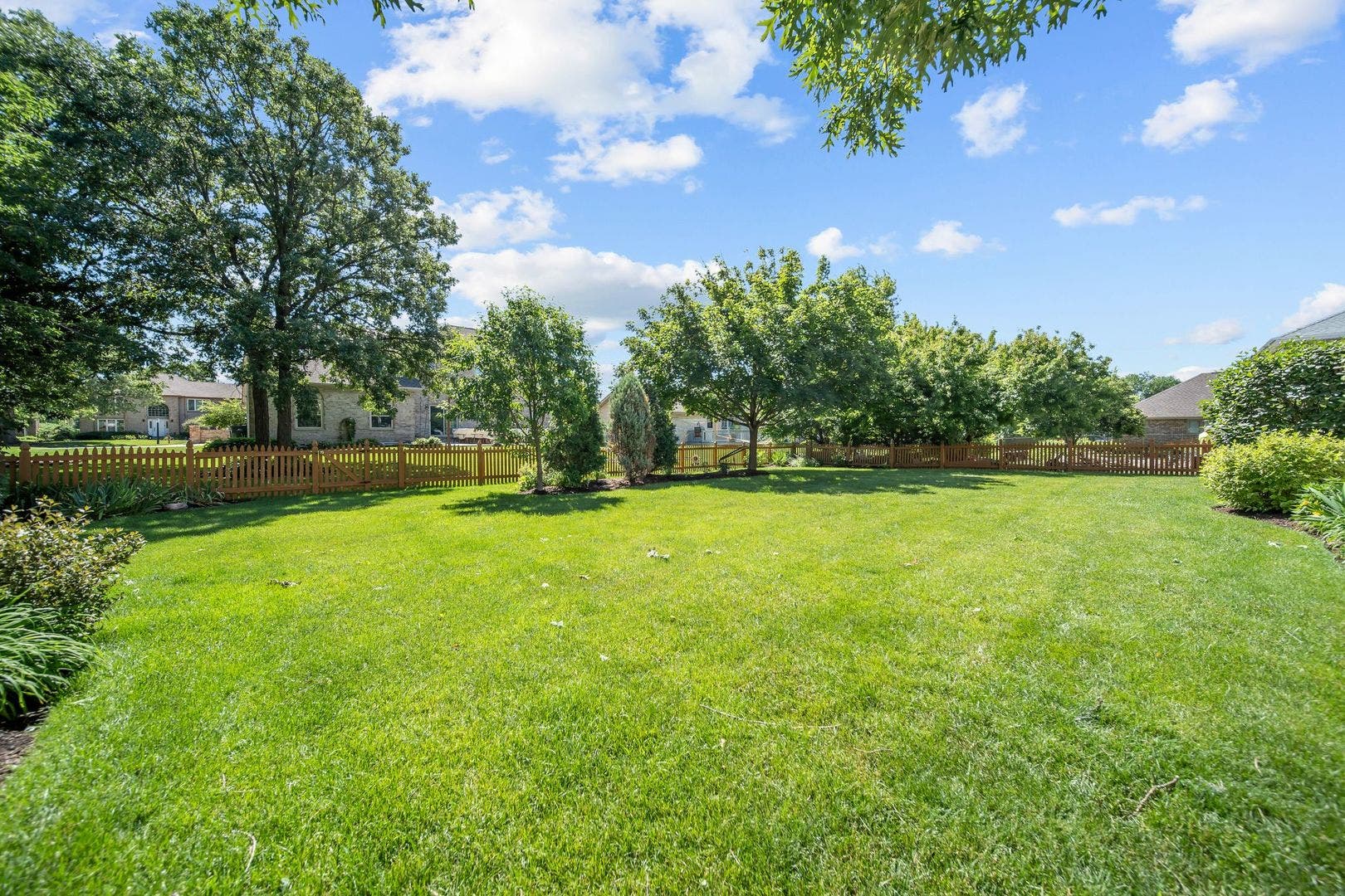 1233 Eagle Crest Drive, Lemont, IL 60439 1233 Eagle Crest Drive, Lemont, IL 60439