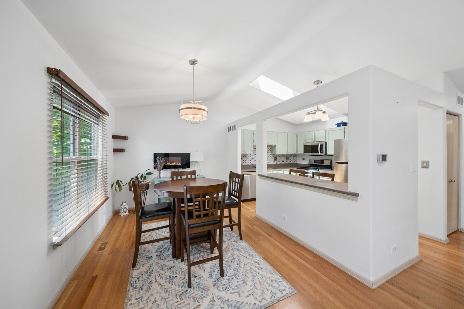 2347 Old George Way, Downers Grove, IL 60515 2347 Old George Way, Downers Grove, IL 60515