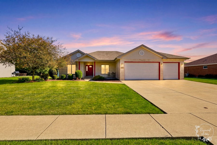 Property photo for 613 The Hague Road, Peotone, IL