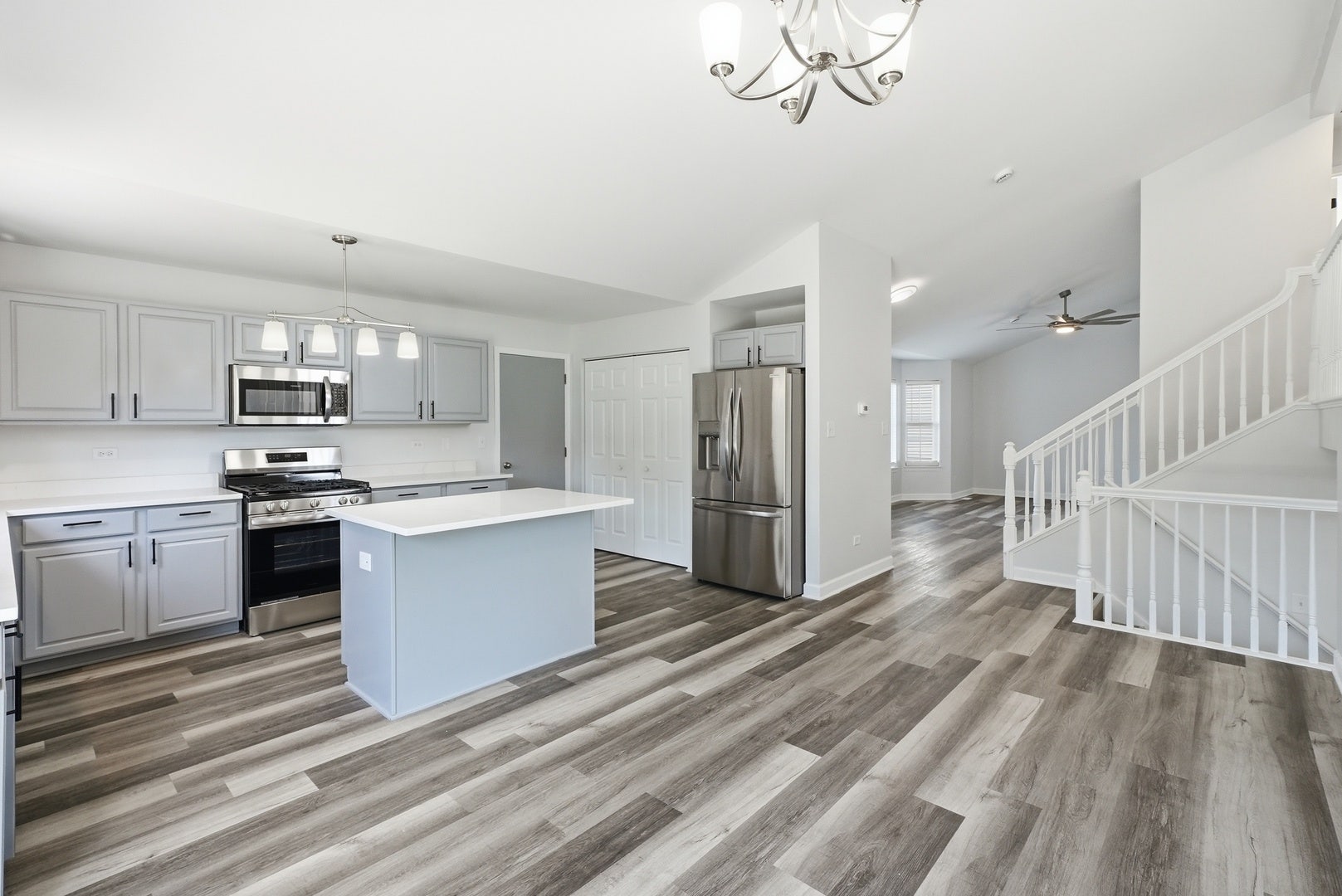 805 Thorn Creek Drive, Joliet, IL 60436 805 Thorn Creek Drive, Joliet, IL 60436
