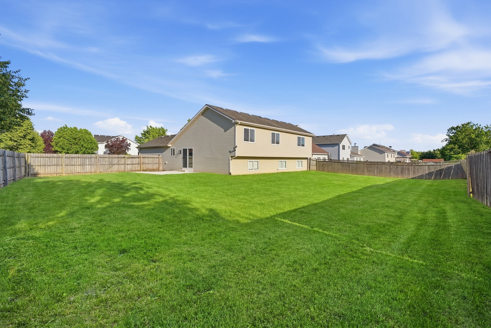 805 Thorn Creek Drive, Joliet, IL 60436 805 Thorn Creek Drive, Joliet, IL 60436