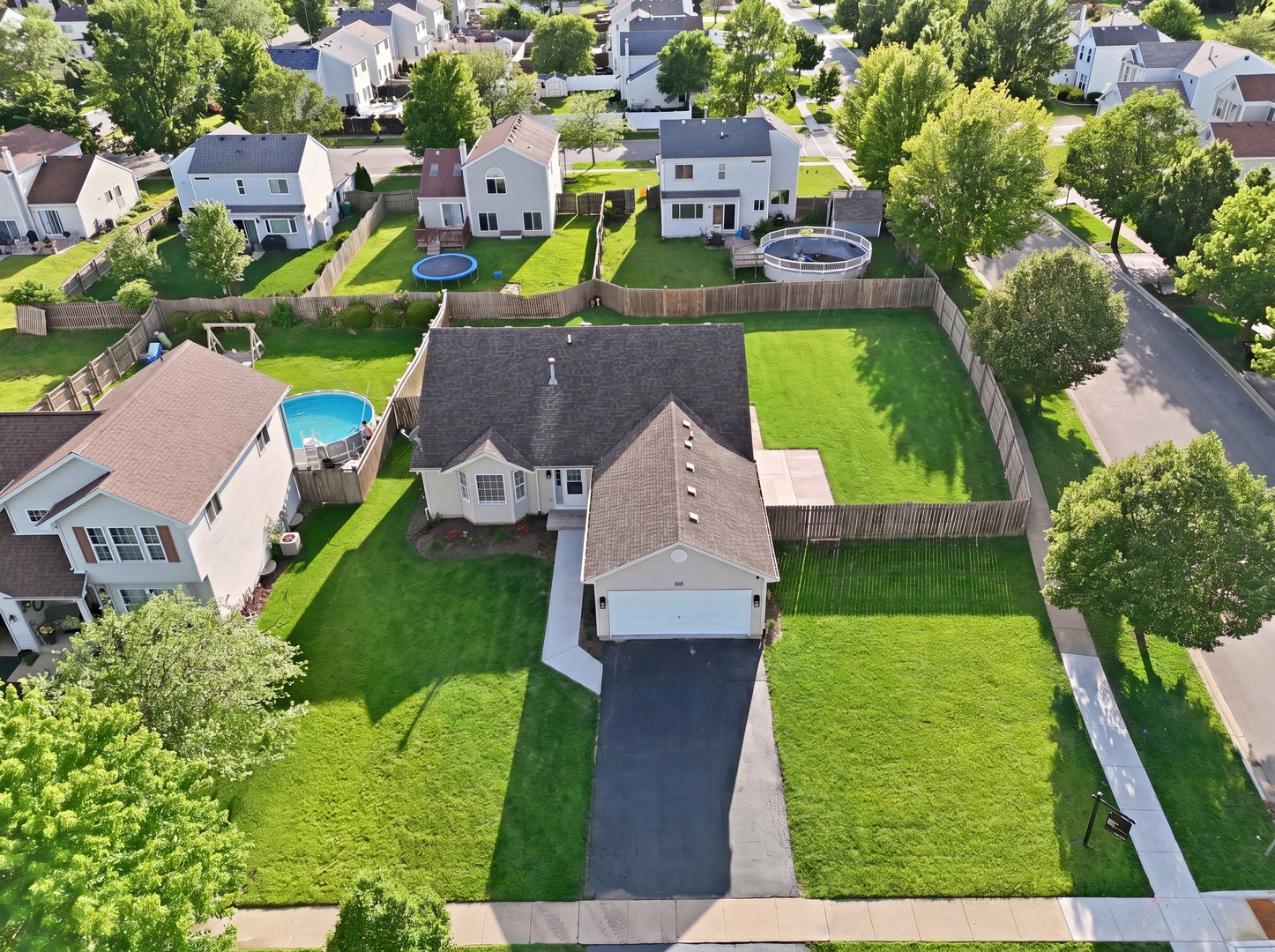 805 Thorn Creek Drive, Joliet, IL 60436 805 Thorn Creek Drive, Joliet, IL 60436