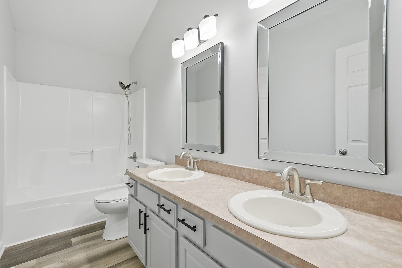 805 Thorn Creek Drive, Joliet, IL 60436 805 Thorn Creek Drive, Joliet, IL 60436