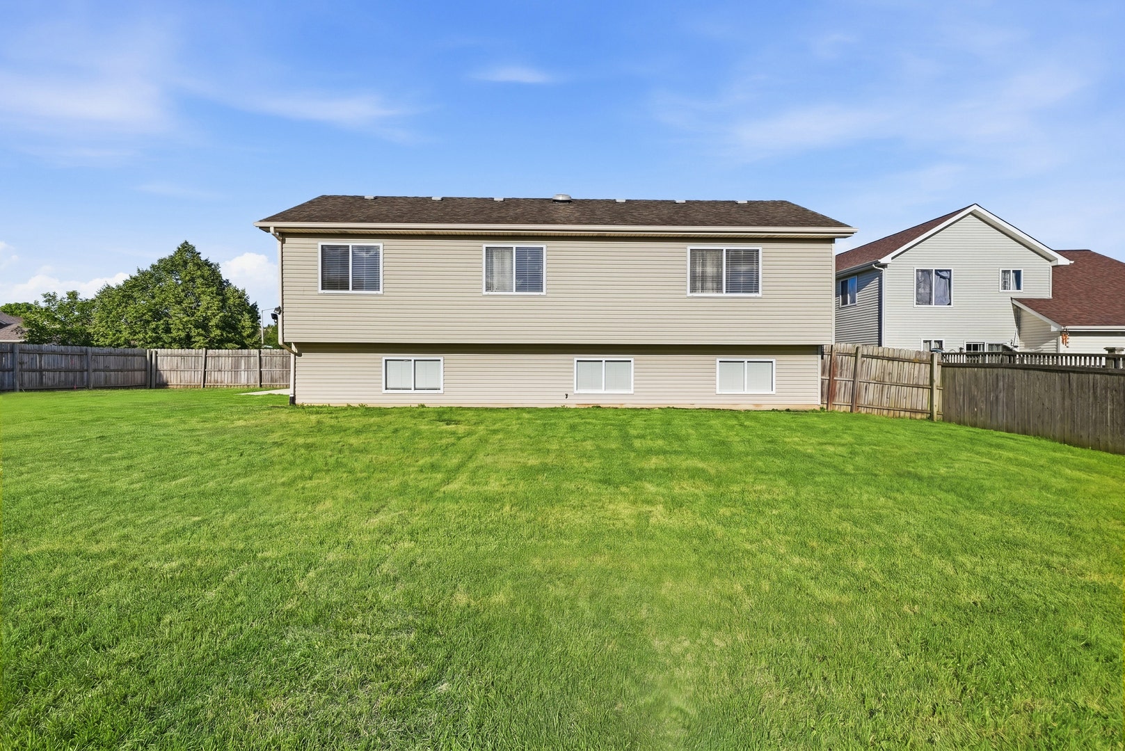 805 Thorn Creek Drive, Joliet, IL 60436 805 Thorn Creek Drive, Joliet, IL 60436