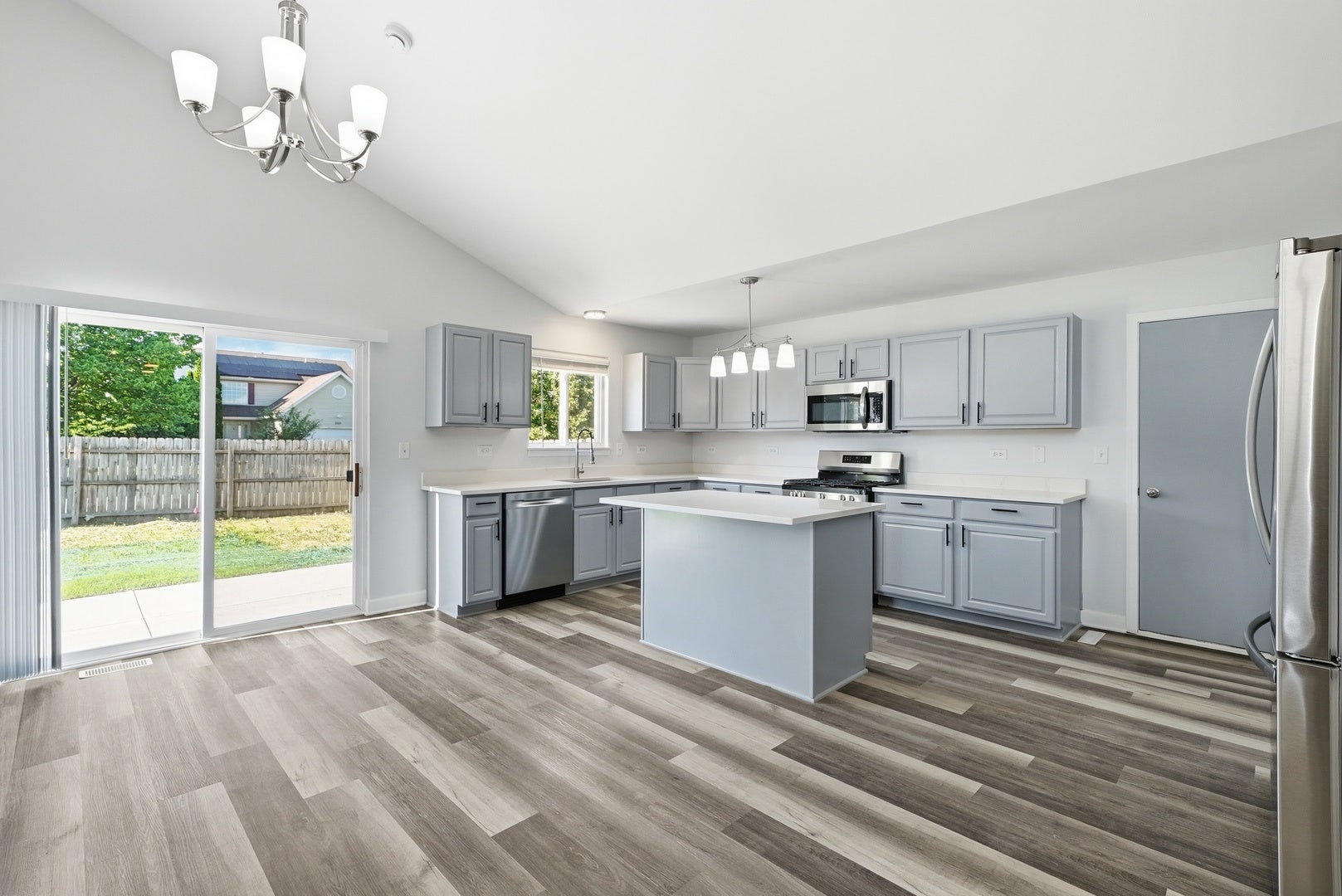 805 Thorn Creek Drive, Joliet, IL 60436 805 Thorn Creek Drive, Joliet, IL 60436