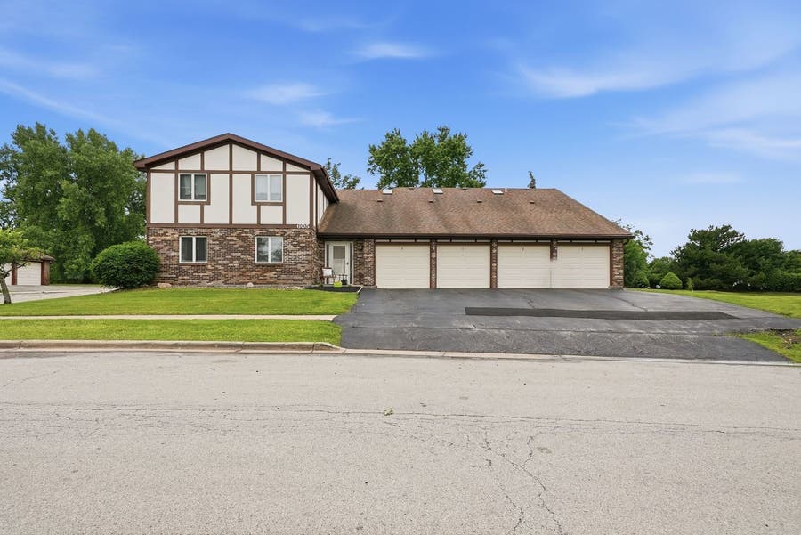 Property photo for 605 Crescenzo Court, #C, New Lenox, IL