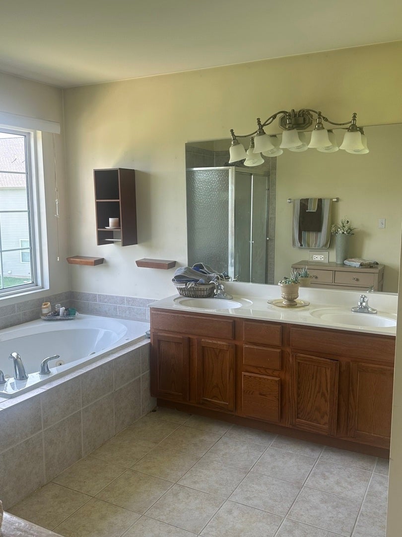 104 Northfield Drive, Minooka, IL 60447 104 Northfield Drive, Minooka, IL 60447