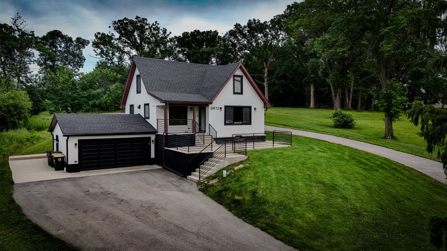 Property photo for 18W701 S Frontage Road, Lemont, IL