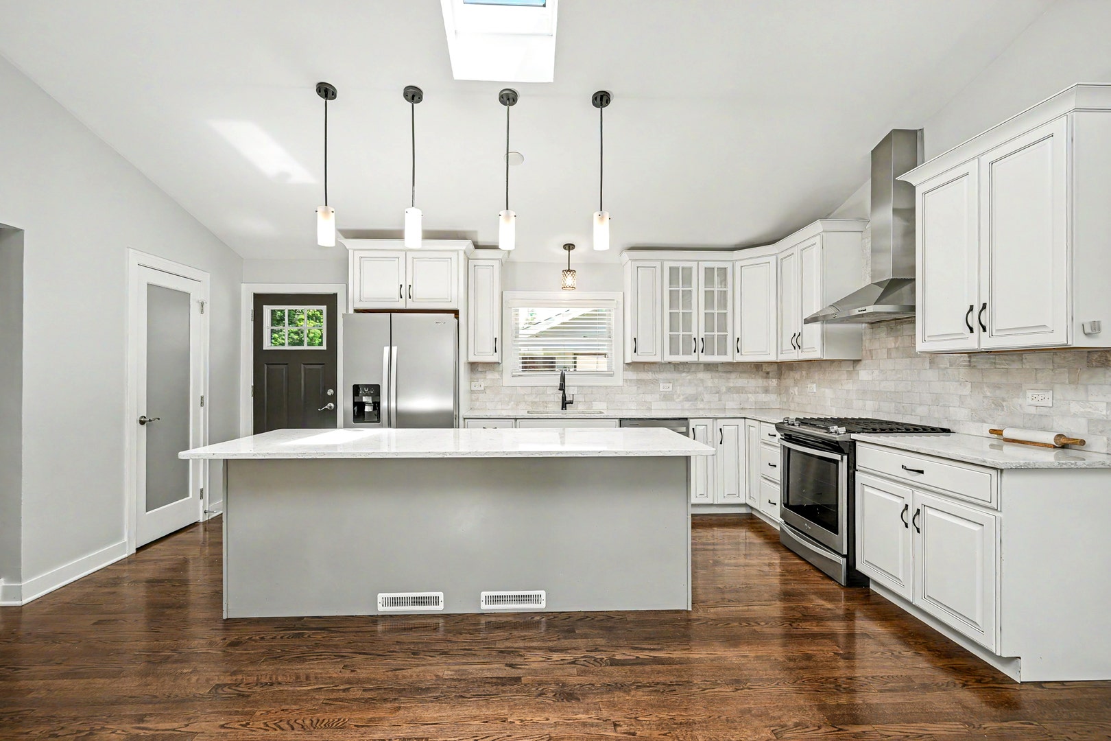 9920 La Reina Real Street, Orland Park, IL 60462 9920 La Reina Real Street, Orland Park, IL 60462