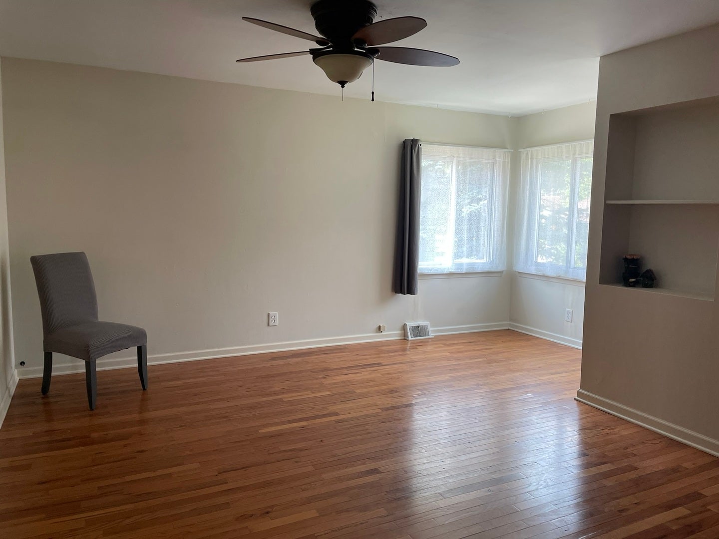 6872 W 173rd Place SW, Tinley Park, IL 60477 2nd floor of garage