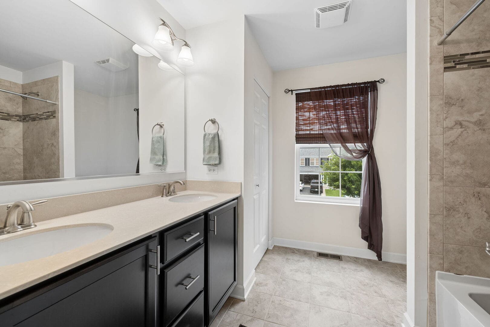 903 Foxview Drive, Joliet, IL 60431 903 Foxview Drive, Joliet, IL 60431