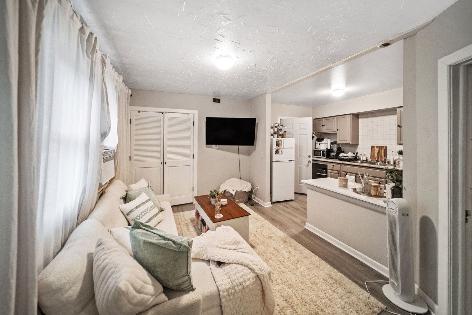 336 Saint Charles Street, Elgin, IL 60120 336 Saint Charles Street, Elgin, IL 60120