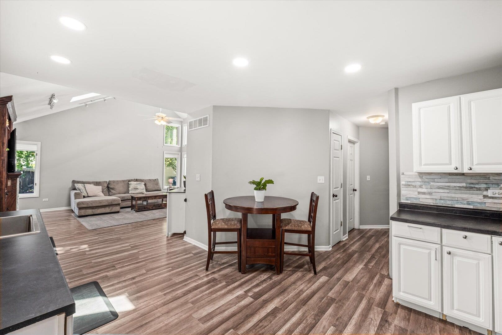 414 Flanagan Circle, #B, Minooka, IL 60447