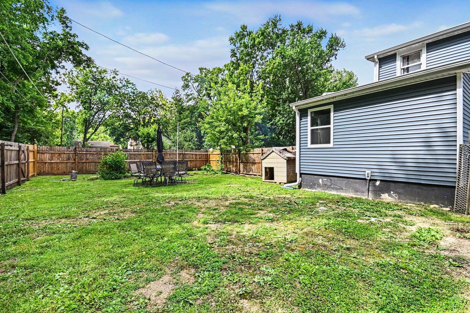 1100 DEEPHAVEN Drive, Joliet, IL 60432