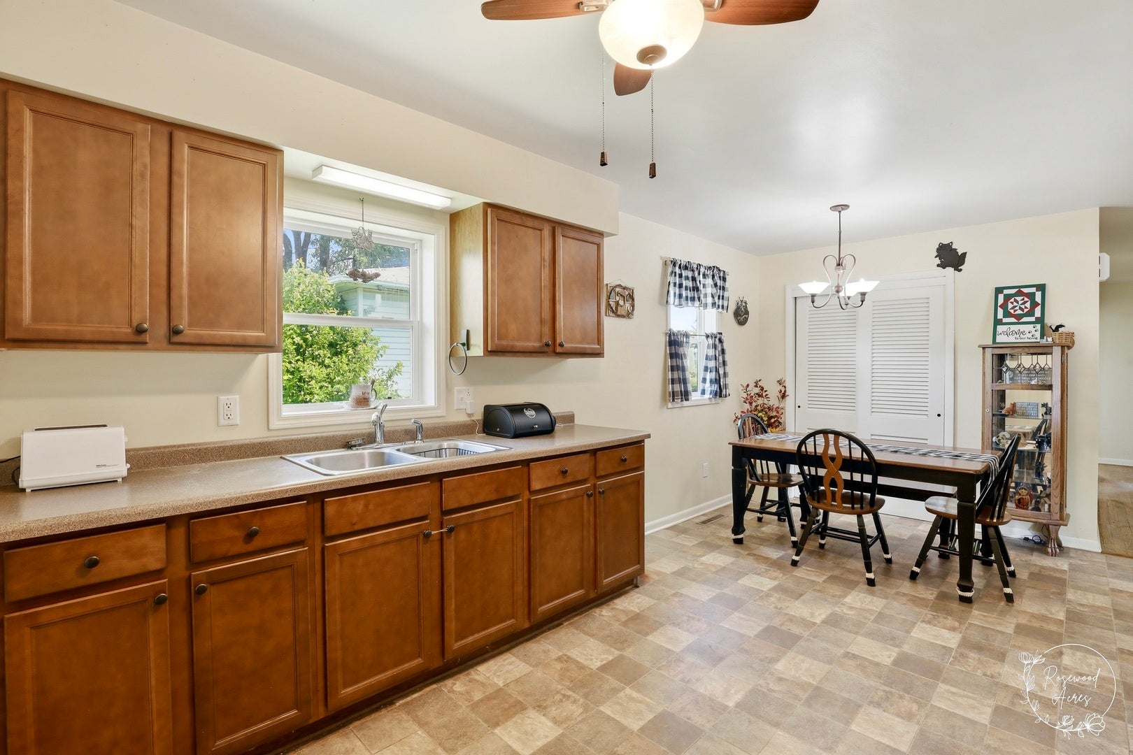 2205 W Hickory Street, Kankakee, IL 60901 2205 W Hickory Street, Kankakee, IL 60901