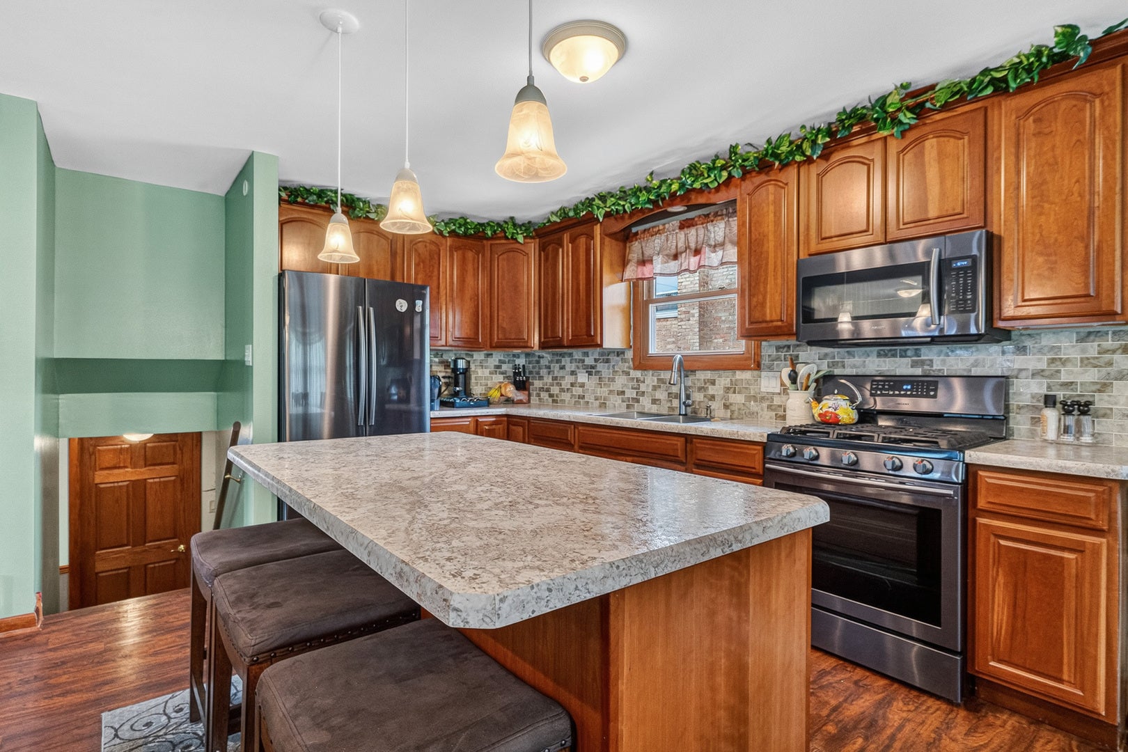 7625 173rd Street, Tinley Park, IL 60477 7625 173rd Street, Tinley Park, IL 60477