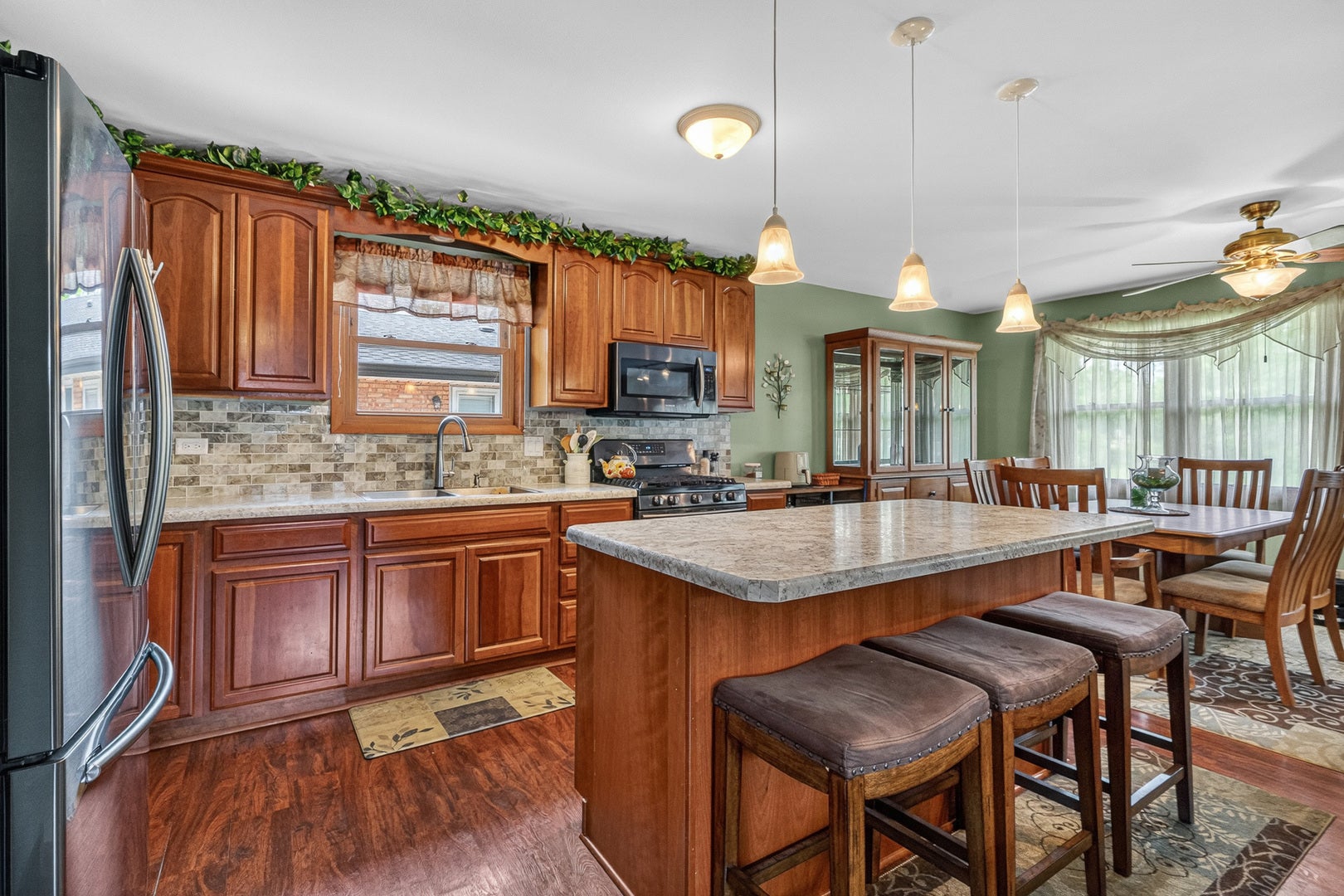 7625 173rd Street, Tinley Park, IL 60477 7625 173rd Street, Tinley Park, IL 60477