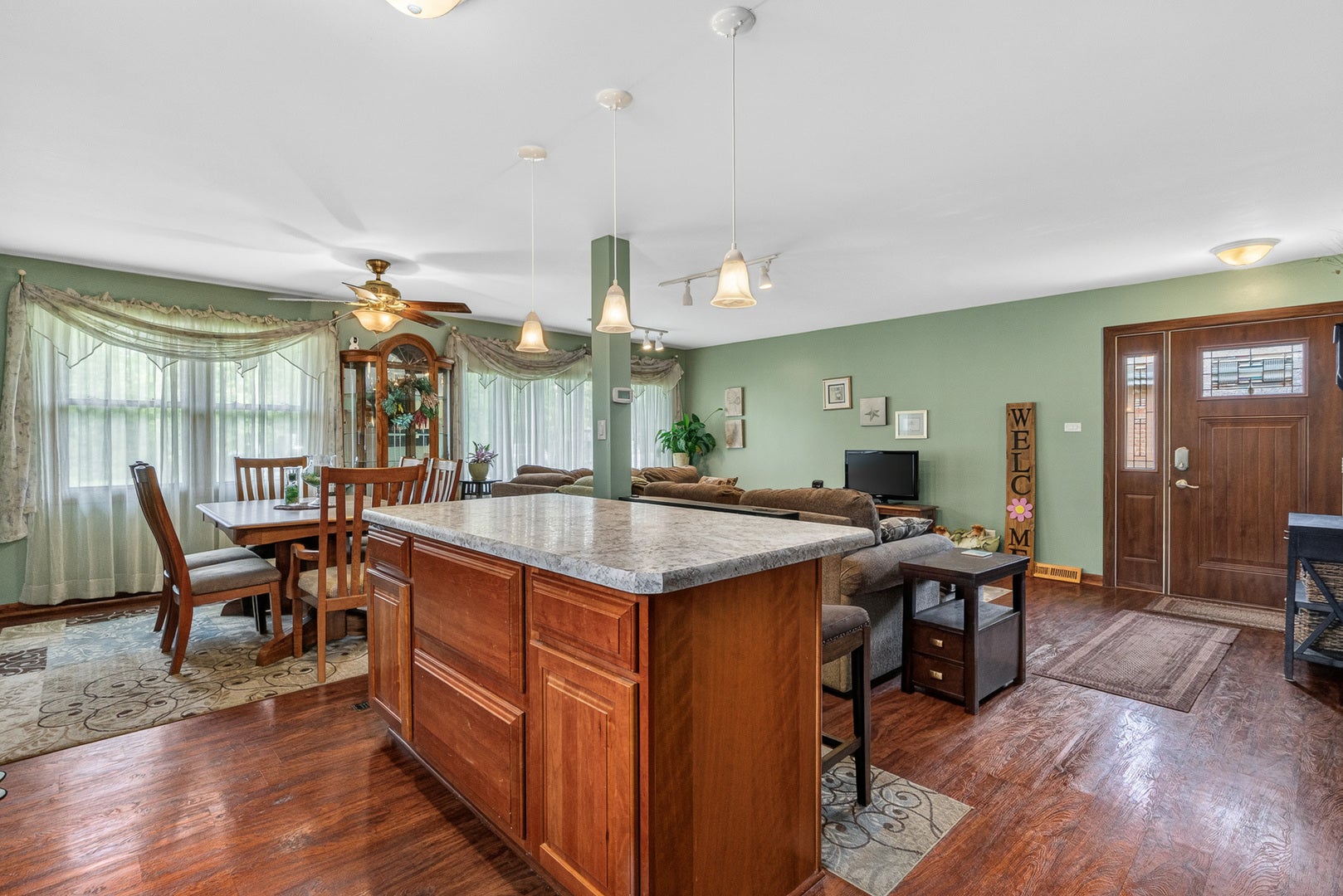 7625 173rd Street, Tinley Park, IL 60477 7625 173rd Street, Tinley Park, IL 60477