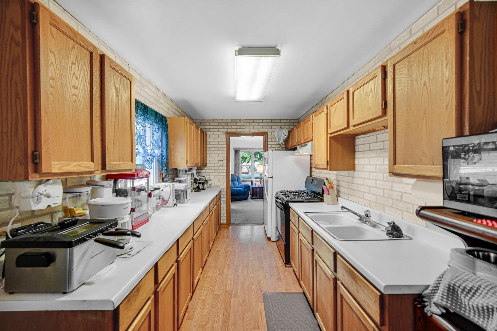 16914 Sayre Avenue, Tinley Park, IL 60477